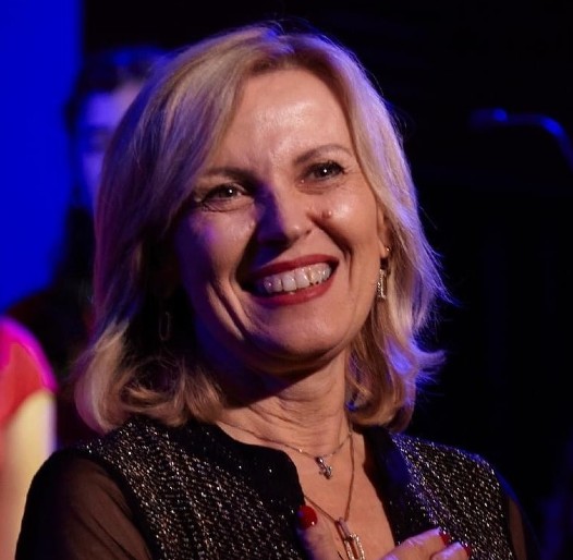 Λώρα Πετροπούλου 